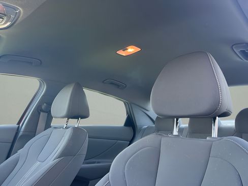 Used 2023 Hyundai Elantra SEL w/ Convenience Package FWD image 15