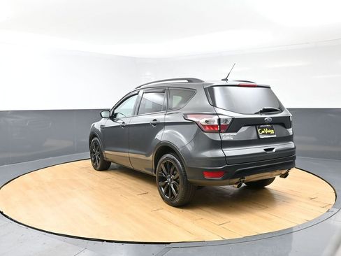 Used 2017 Ford Escape SE w/ Equipment Group 201A FWD image 7