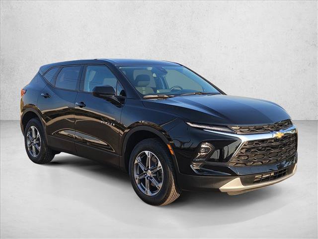 Used 2026 Chevrolet Blazer LT FWD image 3