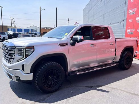 Used 2022 GMC Sierra 1500 Denali AWD/4WD image 3
