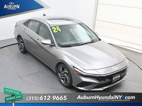 Used 2024 Hyundai Elantra SEL w/ Convenience Package FWD image 31