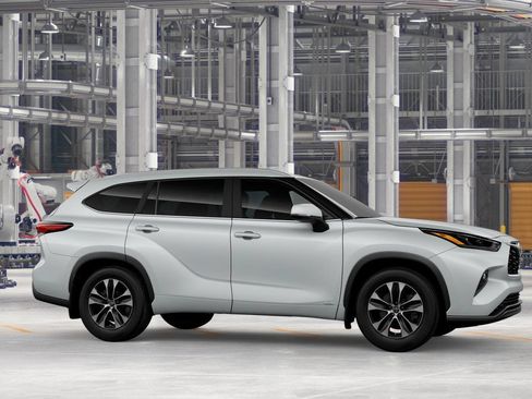 New 2026 Toyota Highlander XLE AWD/4WD image 13