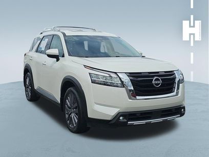 Used 2023 Nissan Pathfinder SL w/ SL Premium Package
