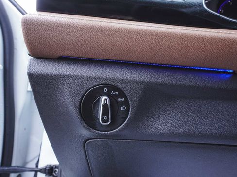 Used 2025 Volkswagen Jetta SEL image 20