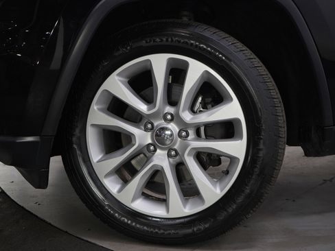 Used 2017 Jeep Grand Cherokee Limited AWD/4WD image 30