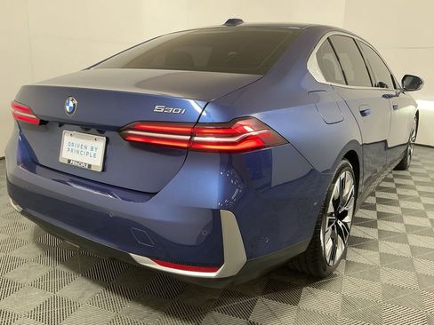 Certified 2025 BMW 530i w/ Premium Package RWD image 5
