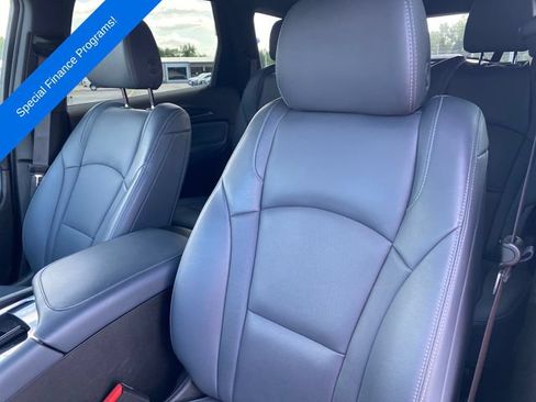 Used 2024 Buick Enclave Essence w/ Sport Touring Edition FWD image 11