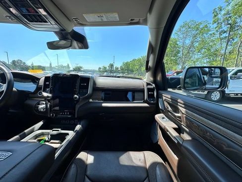 Used 2025 RAM 1500 Limited AWD/4WD image 30