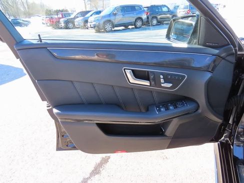 Used 2016 Mercedes-Benz E 400 4MATIC Sedan image 15