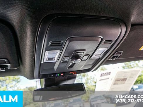 Used 2025 GMC Yukon XL Denali RWD image 35