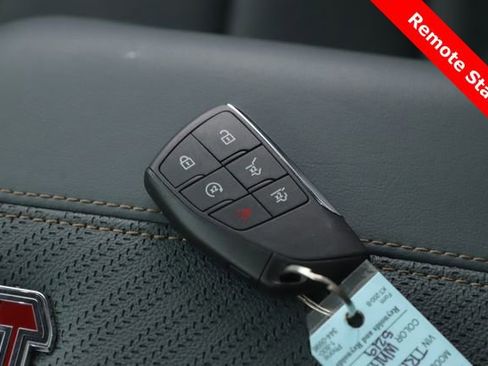 Used 2026 GMC Yukon XL AT4 w/ AT4 Premium Package AWD/4WD image 3