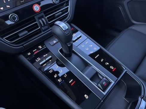 New 2026 Porsche Macan image 27