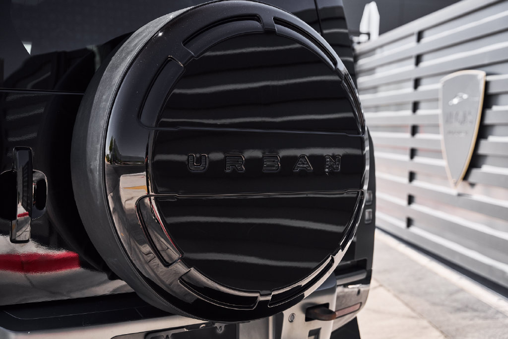 Used 2023 Land Rover Defender 110 Carpathian Edition AWD/4WD image 14