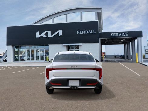 New 2026 Kia K4 LX image 5