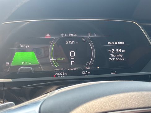 Used 2024 Audi Q8 e-tron Premium Plus w/ Premium Plus Package image 19