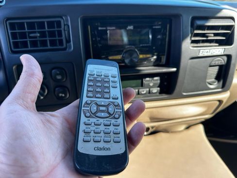 Used 2005 Ford Excursion Eddie Bauer image 26