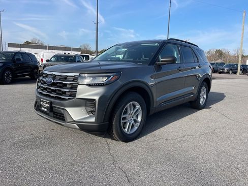 New 2026 Ford Explorer Active image 2