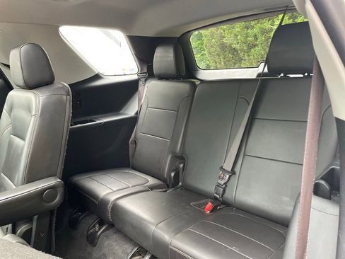 Used 2021 Chevrolet Traverse RS AWD/4WD image 19
