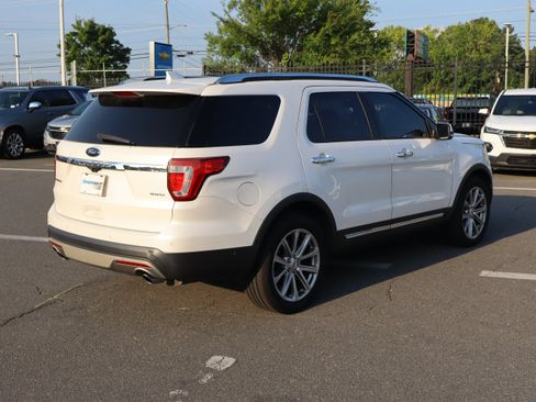 Used 2016 Ford Explorer Limited w/ Equipment Group 301A AWD/4WD image 22