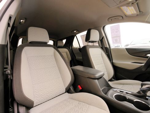 Used 2024 Chevrolet Equinox LT image 18