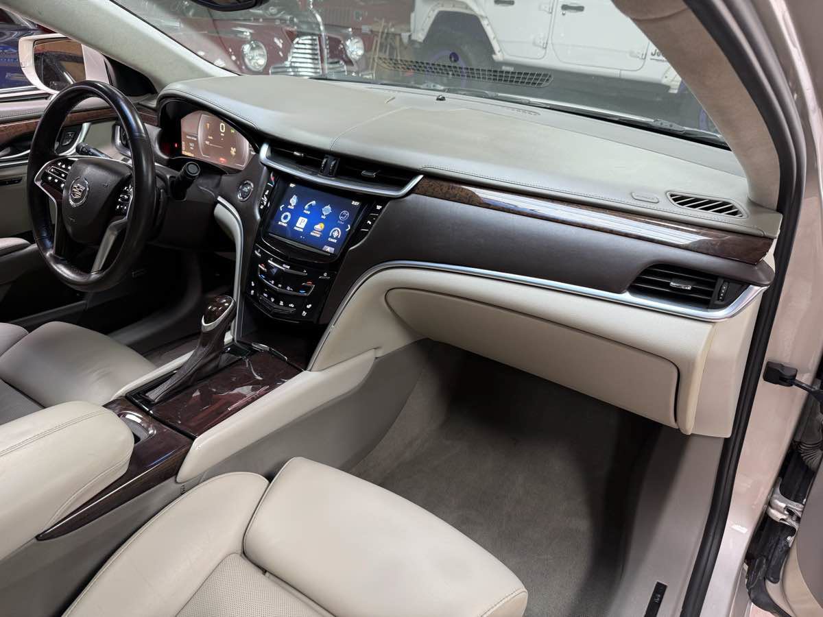 Used 2013 Cadillac XTS Platinum w/ Driver Assist Package FWD image 9