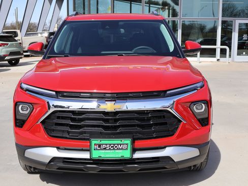 New 2026 Chevrolet TrailBlazer LT image 2