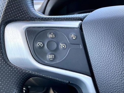 Used 2024 GMC Terrain SLE image 16