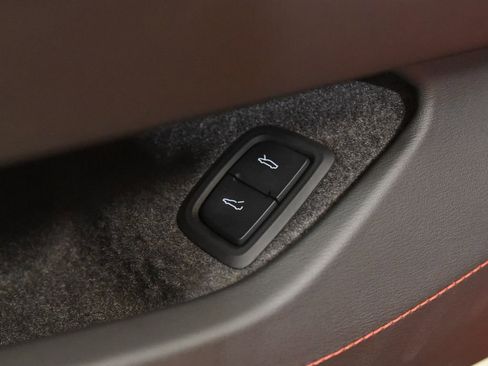 Used 2021 Chevrolet Corvette Stingray Preferred Cpe w/ 2LT image 18