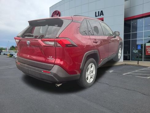 Used 2019 Toyota RAV4 LE w/ Carpet Mat Package AWD/4WD image 3