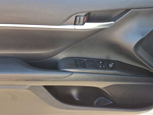 Used 2024 Toyota Camry SE image 15