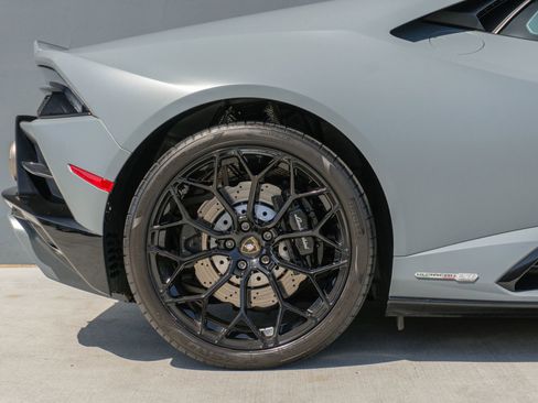 Used 2022 Lamborghini Huracan EVO RWD image 33