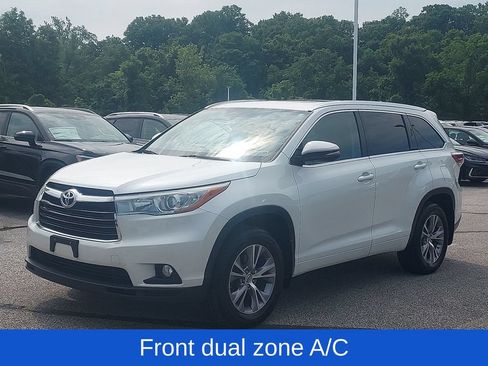 Used 2015 Toyota Highlander XLE AWD/4WD image 3
