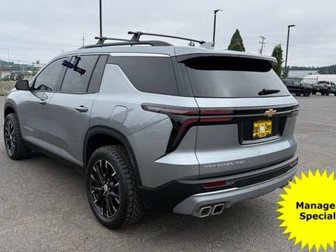 Used 2025 Chevrolet Traverse LT w/ Sun and Wheel Package image 6