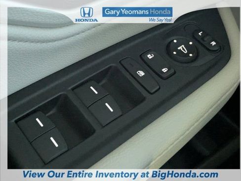 Certified 2025 Honda Odyssey Touring image 27