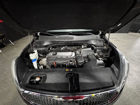 Used 2018 Kia Sorento AWD image 9