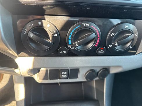 Used 2015 Toyota Tacoma 4x4 Access Cab V6 w/ TRD Sport Package image 27