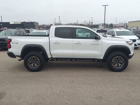 Used 2024 Chevrolet Colorado ZR2 w/ Technology Package image 2