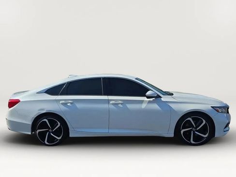 Used 2018 Honda Accord Sport image 9