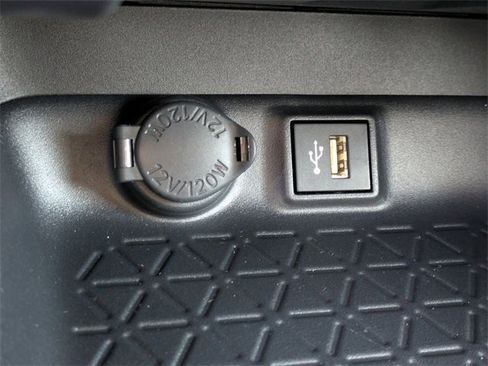 Used 2025 Toyota RAV4 XLE image 23