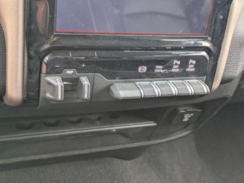 Used 2024 RAM 2500 Laramie image 31