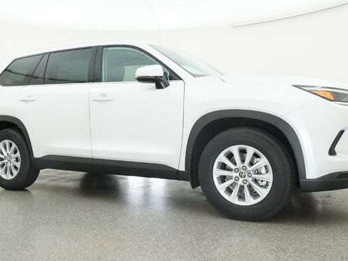 New 2026 Toyota Grand Highlander FWD image 31