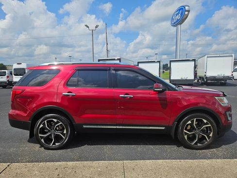 Used 2017 Ford Explorer Limited w/ Equipment Group 301A AWD/4WD image 5