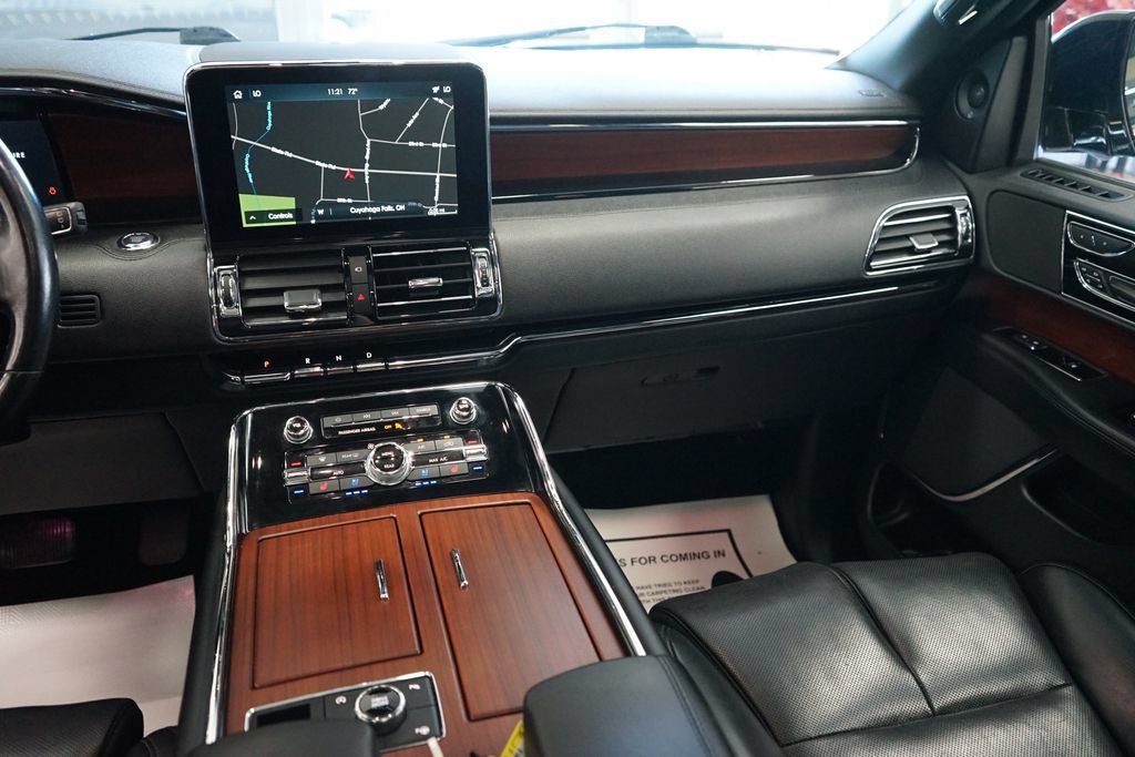 Used 2021 Lincoln Navigator Reserve AWD/4WD image 13
