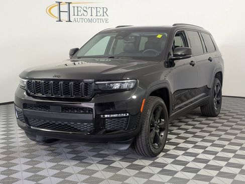 Used 2023 Jeep Grand Cherokee L Limited w/ Black Appearance Package RWD image 4