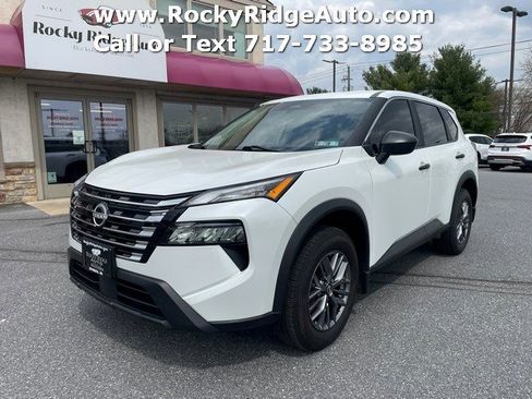 Used 2024 Nissan Rogue S image 3