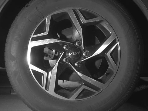 Used 2024 Kia Sportage LX image 15