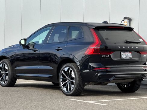 Used 2026 Volvo XC60 B5 Plus w/ Climate Package PRO AWD/4WD image 3