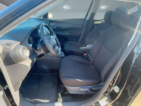 New 2025 Nissan Kicks Play S image 5