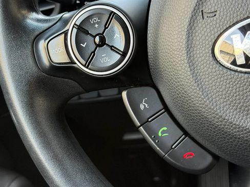 Used 2018 Kia Soul + FWD image 17