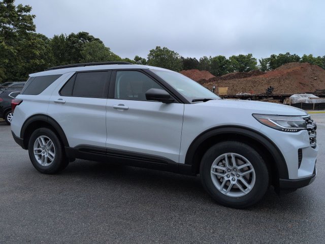 New 2026 Ford Explorer Active RWD image 2